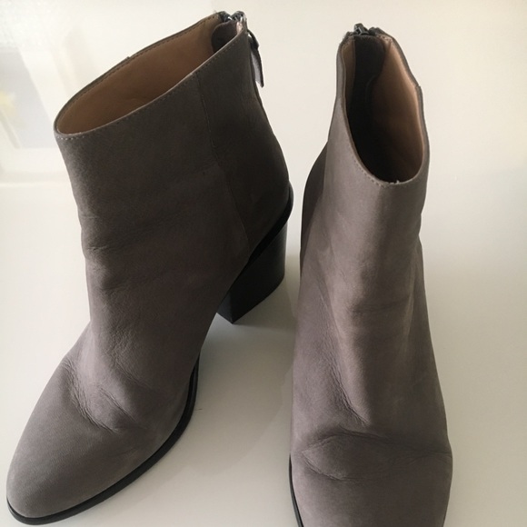 Banana Republic Leather Ankle Boot - Picture 4 of 5